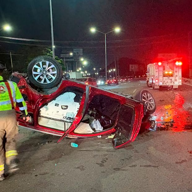 Choque por Alcance Provoca Volcadura y Deja Tres Heridos en Ramos Arizpe, Coahuila